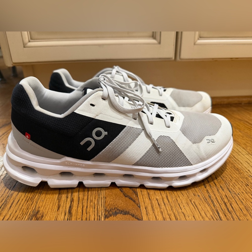 On Running Men's Black/Gray/White Athletic Shoes Sz 11.5